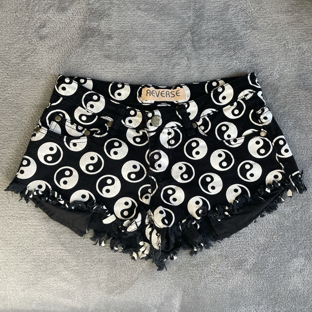 Nasty Gal x Reverse RARE Yin Yang Shorts Size S